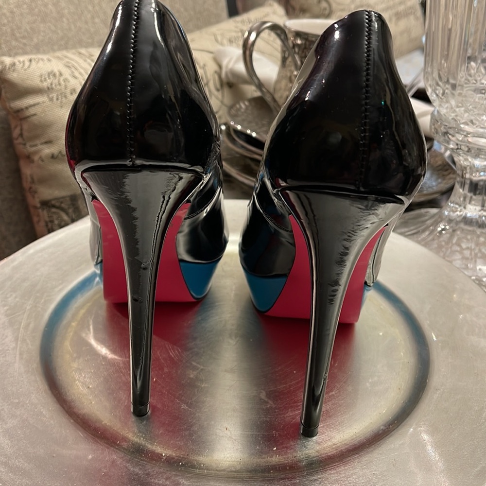 Heels - Picture 4 of 8